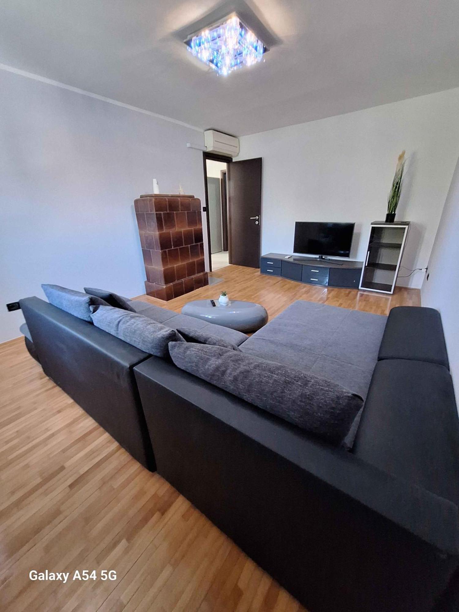 Apartment L&m De Lux!